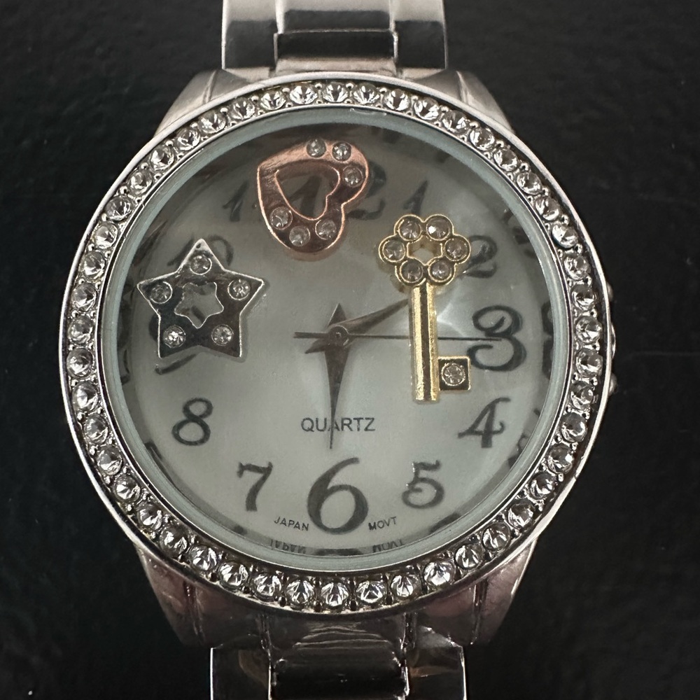 BWC QUARTZ ANALOG 37mm DIAL ROUND WATCH WOMENS SR626SW MOVTJAPAN STAINLESS STEEL